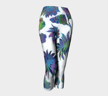 Load image into Gallery viewer, Tropical Blooms Capri Leggings